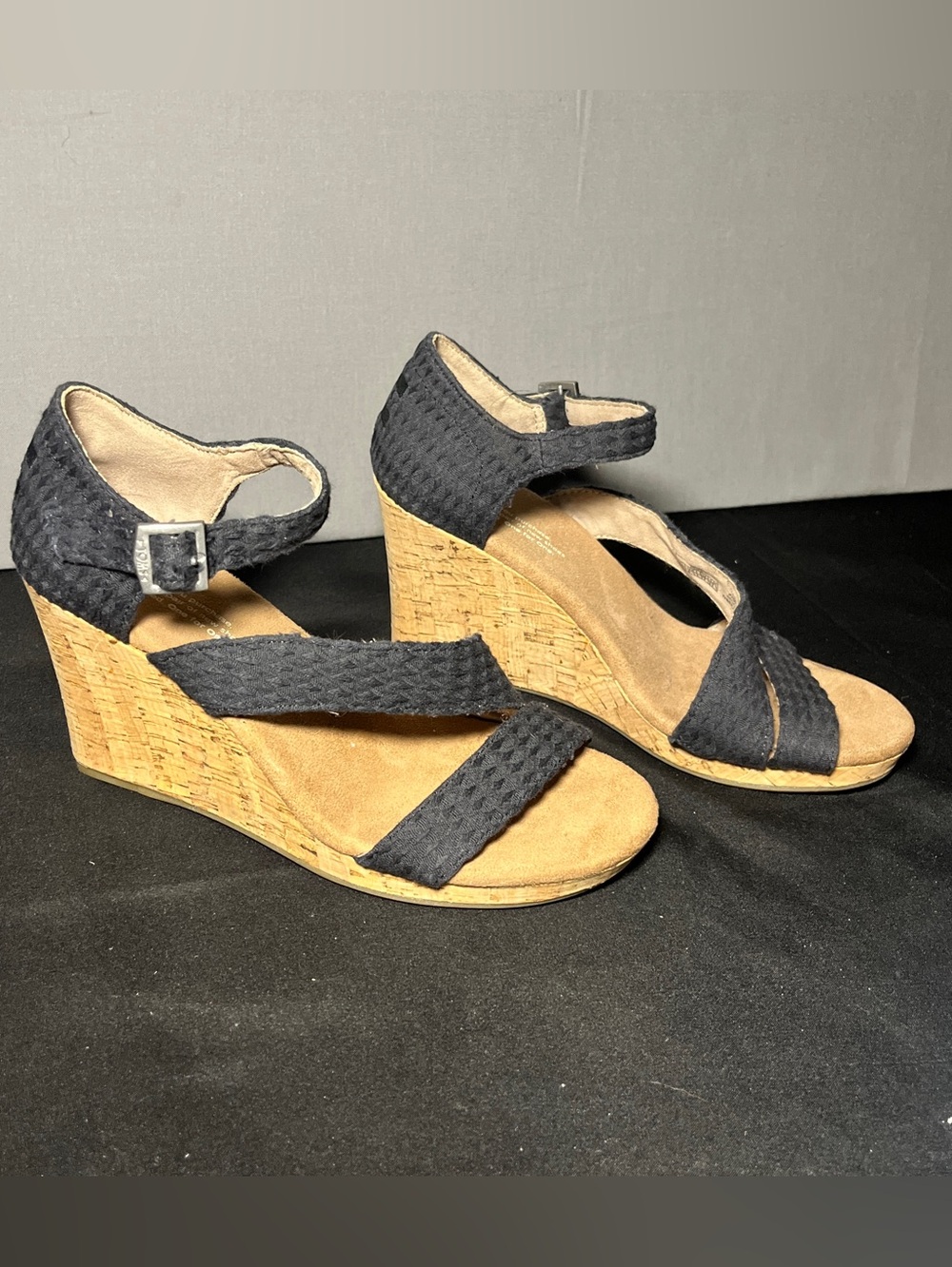 TOMS New Clarissa women's wedge sandals size 6.5